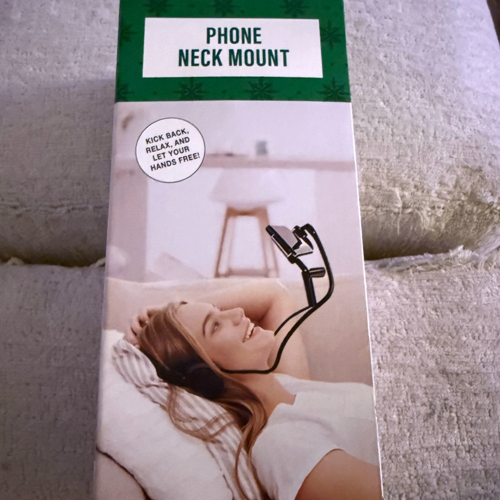 Universal Black Phone Neck Mount